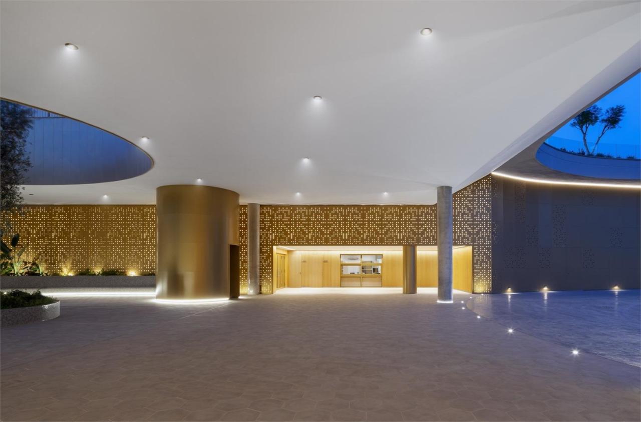 Intempo Luxury Sky View &